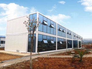 如果在工地使用臨時(shí)住房，選擇這個(gè)集裝箱房，